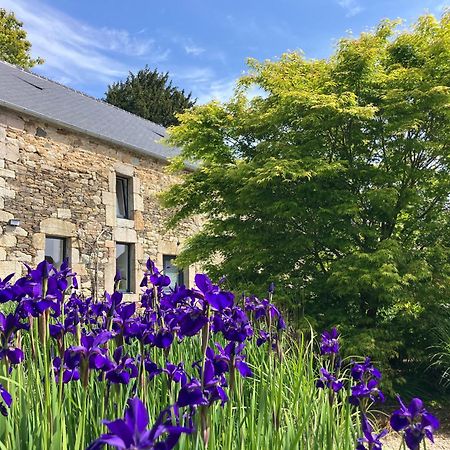 Au Fil De L'Eau Bed & Breakfast Le Vast Exterior photo