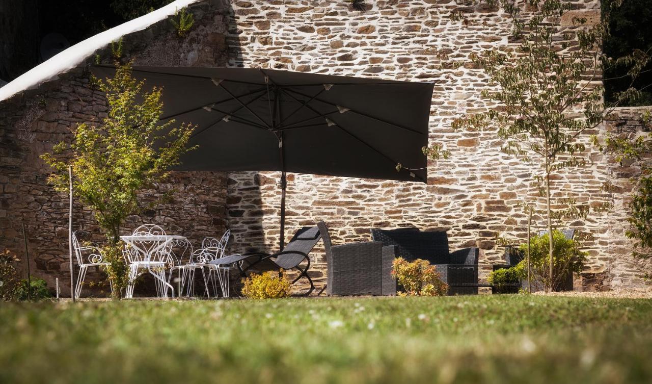 Au Fil De L'Eau Bed & Breakfast Le Vast Exterior photo