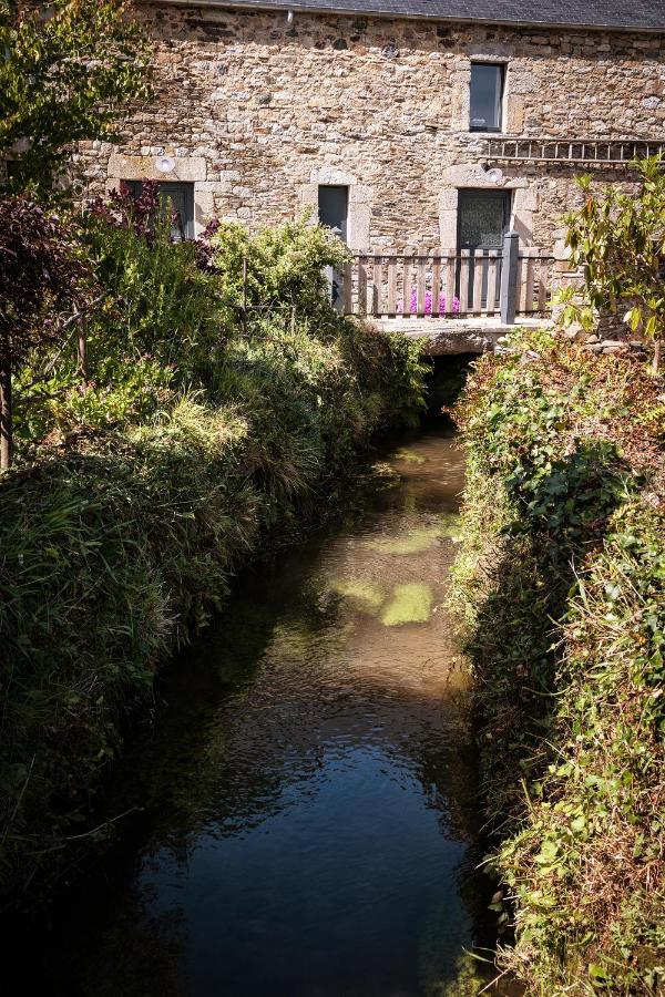 Au Fil De L'Eau Bed & Breakfast Le Vast Exterior photo